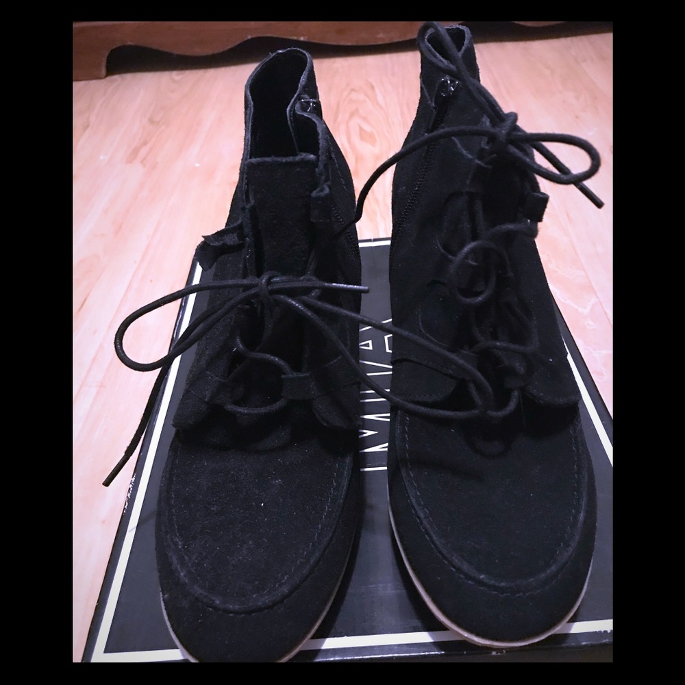 NWT MIA leather Ankle Boots